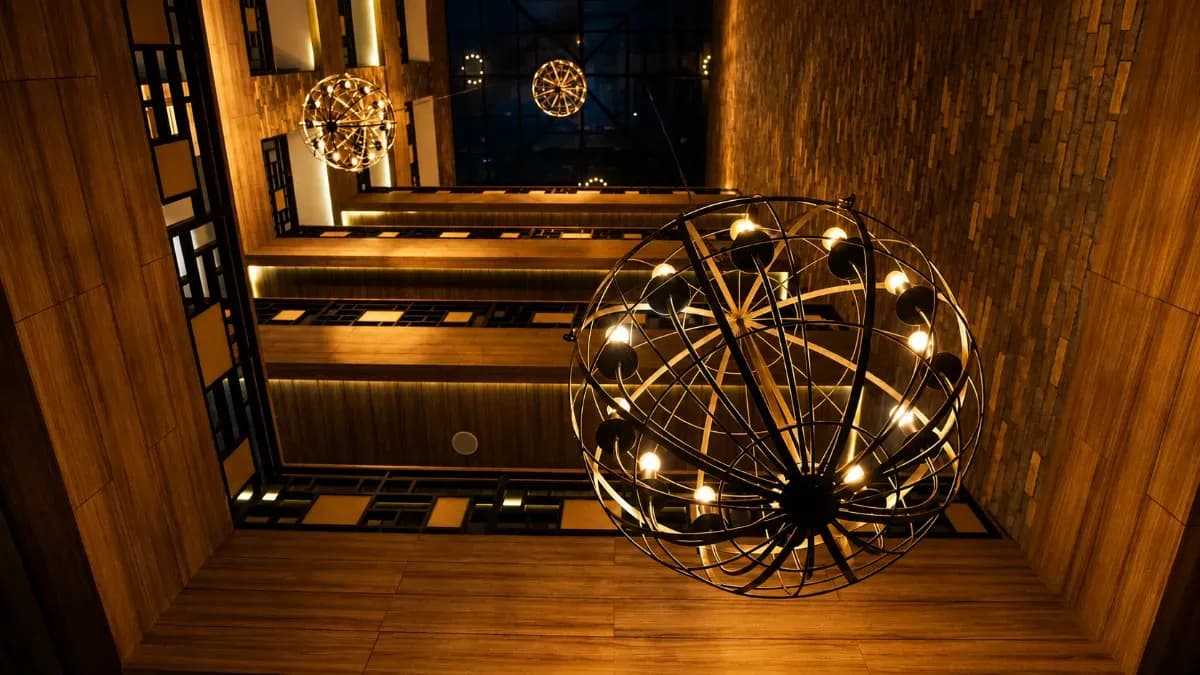 Edificio interior con estilo Art Deco en el Hotel Punto MX